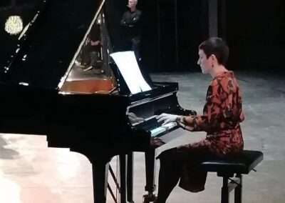 Portrait de Gaëlle Sadaune, pianiste classique en répetition